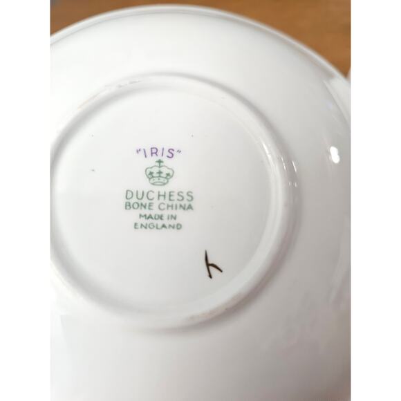 Royal Duchess Iris Teacup and Saucer Bone China Made in England 1977 (Gg285) - Picture 7 of 10